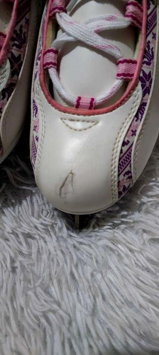 Продам коньки женские
