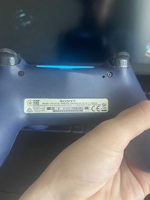 Продам срочно джойстик пс4