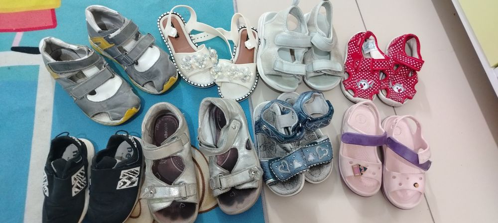 Раздам бесплатно детскую обувь