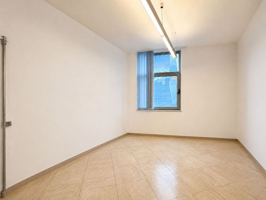 Продава се Четиристаен апартамент в София, Манастирски ливади - 235 кв.м за 2120 €/кв.м - Снимка #6