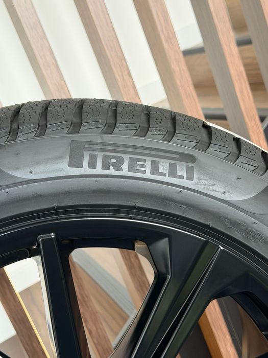 Roti Jante Bmw noi X5 X6 G05 G06 cu anvelope iarna pe 20