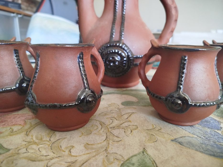 Керамичен/кален сервиз :)