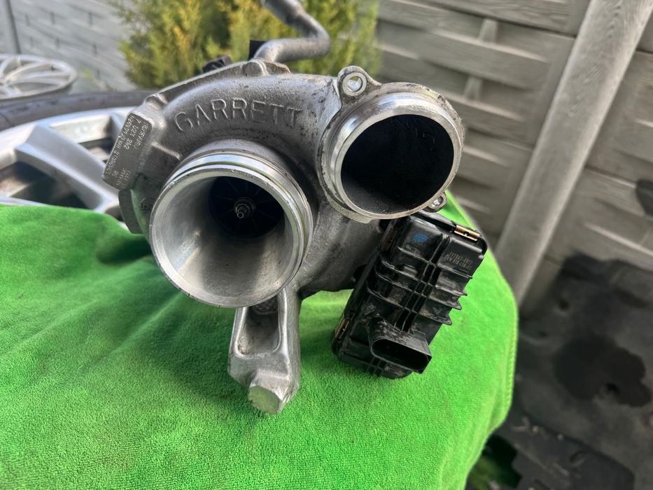 Vând turbina BMW 3.0 258cp