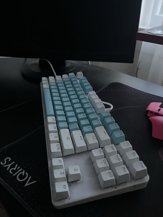 Vand mouse tastatura si mouse pad