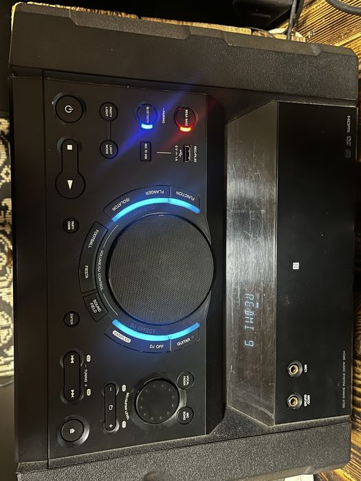 Продавам sony shake x70d