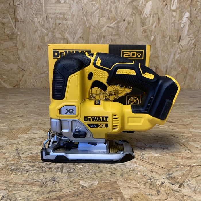 Dewalt DCS 334 лобзик