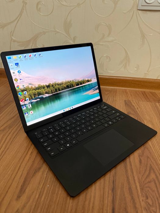 Micrasoft surfeys i7 10