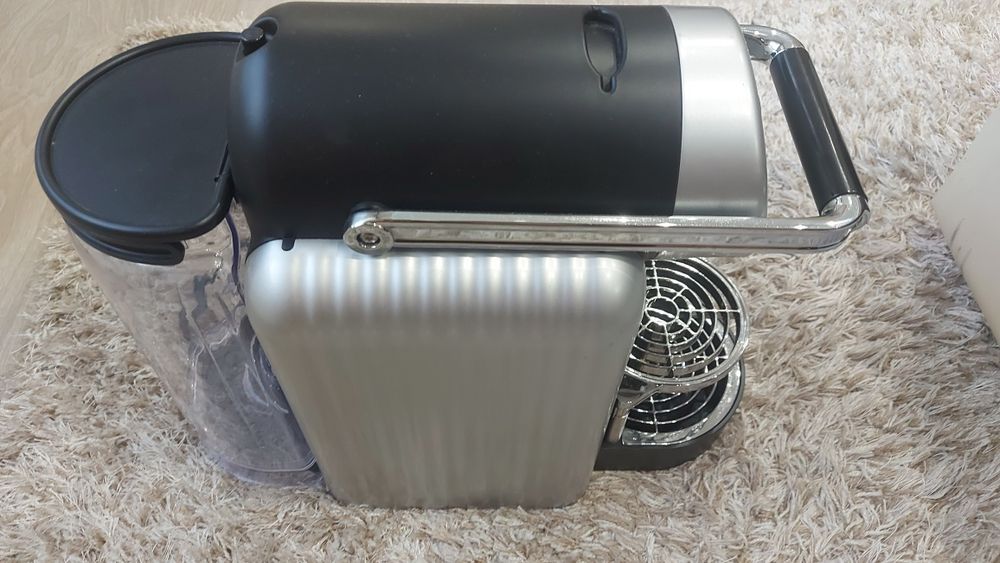 Кафе машина Nespresso Zenius