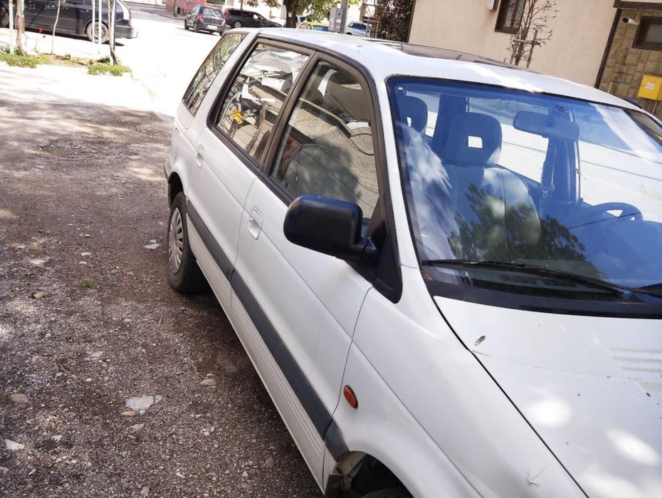 Продавам автомобил  Mitzubishi Space Wagon, 2000 куб