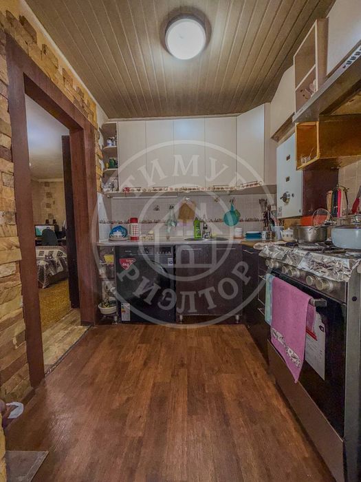 2/2/4 Ялангач,IT PARK,ориентир кафе Комплемент,кирпич, балкон 2*6