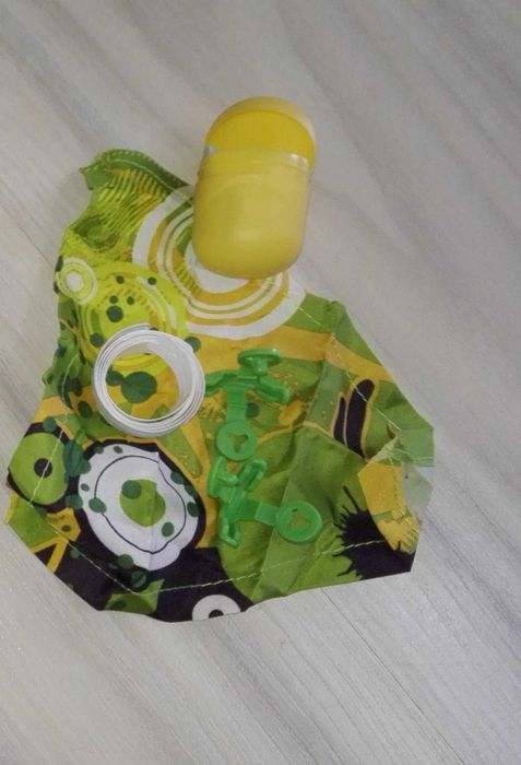 играчки и части от Киндер