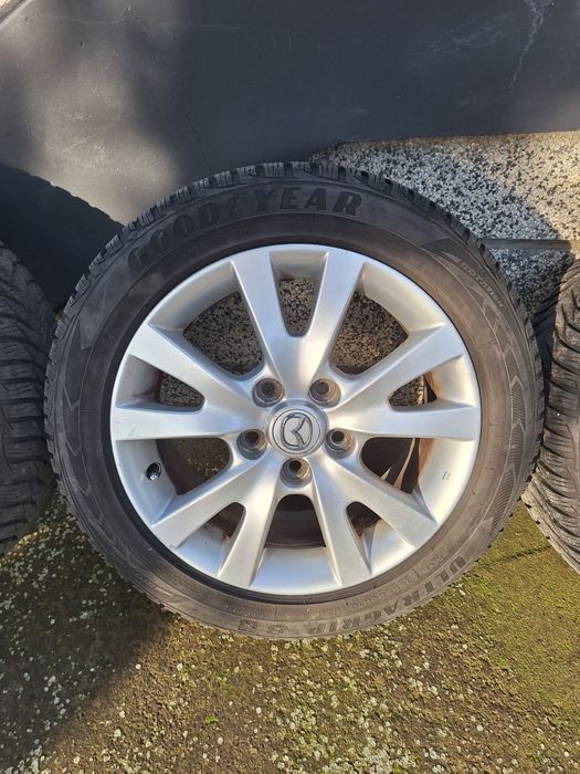 Зимни гуми с джанти Goodyear 16''