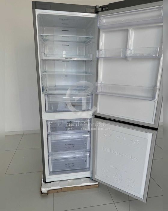 Холодильник Samsung RB29FERNDSA с дисплеем Inverter No Frost