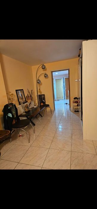 Vand apartament parter barlad