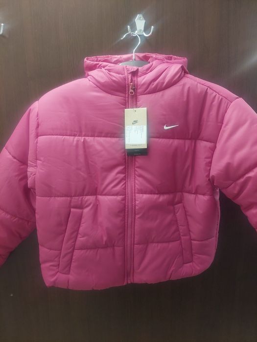 Дамско зимно яке NIKE