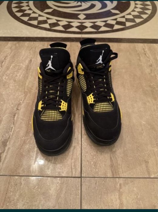 Jordan 4 Yellow Thunder
