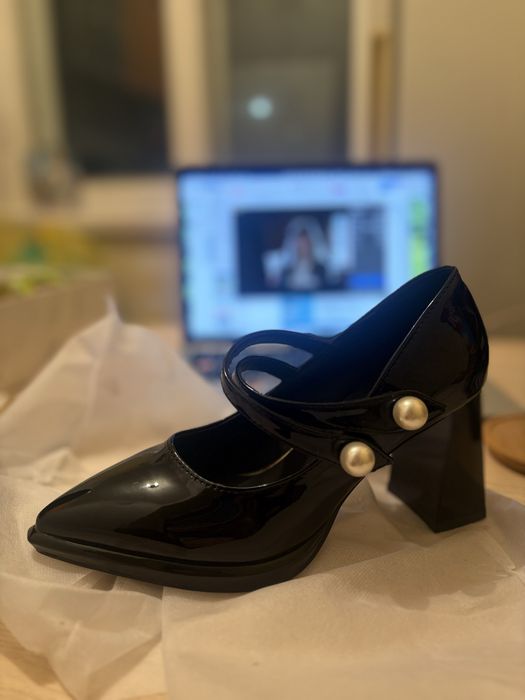 Продам туфли черные