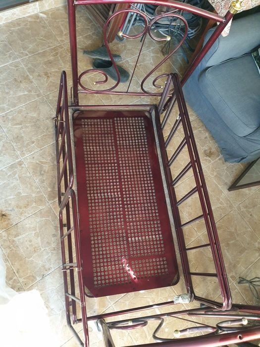 Patut metalic pentru copii