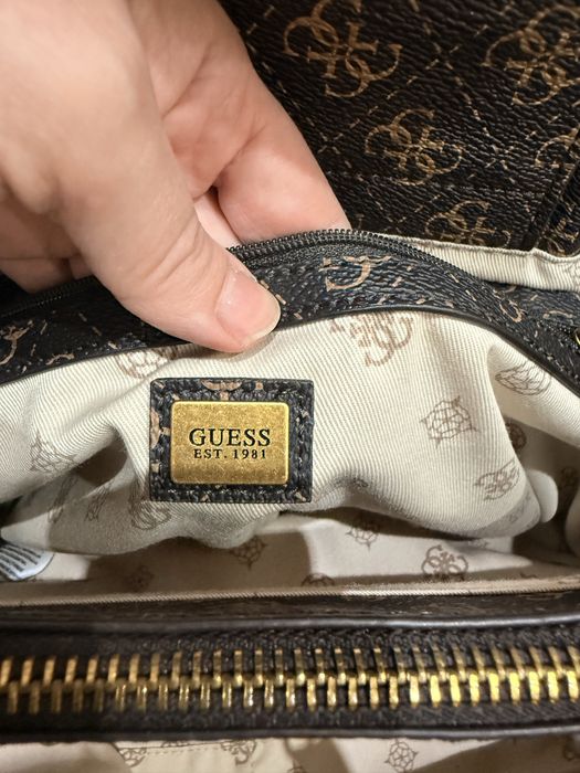 Оригинална чанта Guess