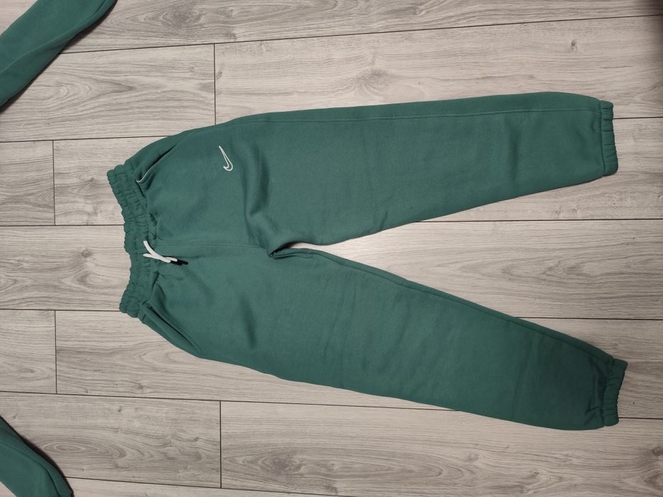 Trening verde nike de dama