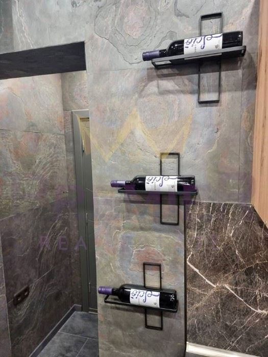 Продава се Двустаен апартамент в София, Център - 66 кв.м за 5137 €/кв.м - Снимка #7