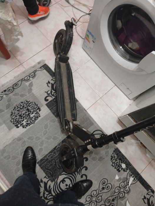 Vând trotinetă electrică în stare bună