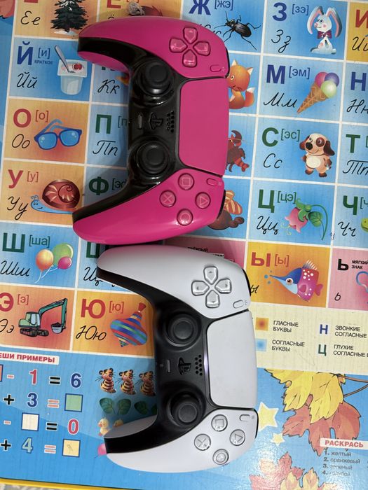 PS 5 Slim+2 джойстика+400 игр
