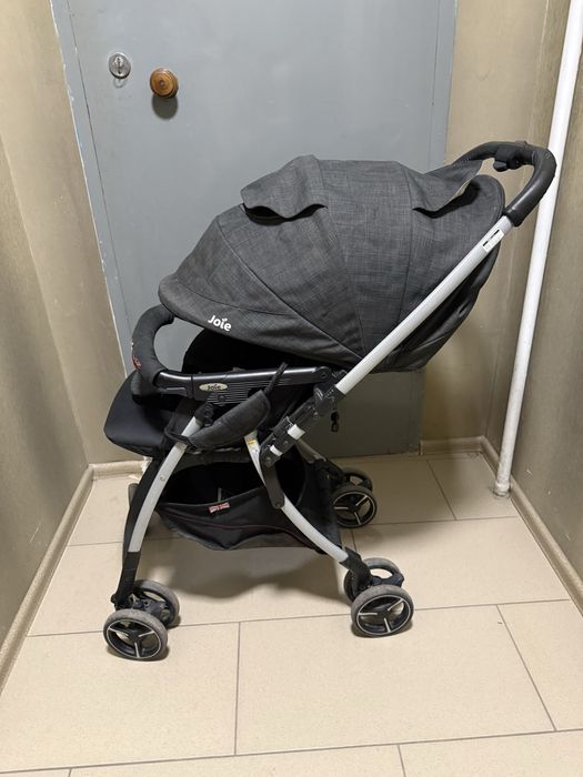 Коляска детсксая Joie