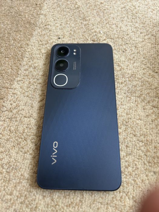 Продам смартфон Vivo Y19s