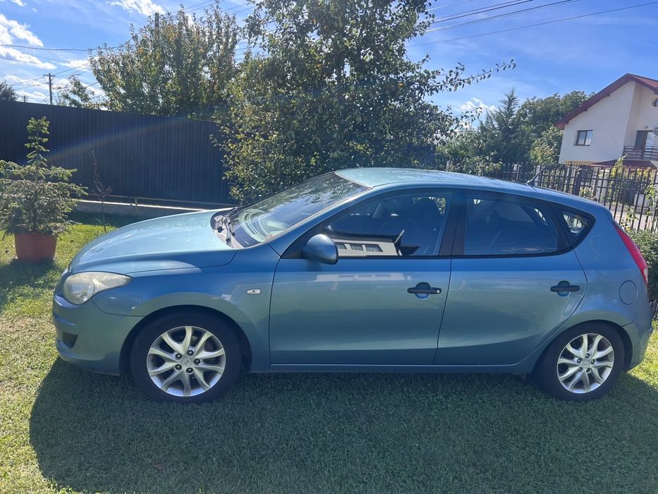 Hyundai i30 (2010) • 1.6 CRDI