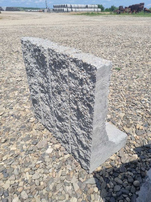 Element zid sprijin L cu o fata splitata