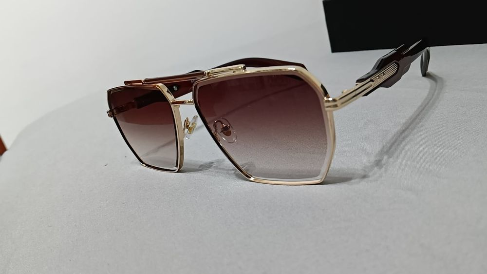 Ochelari de soare noi