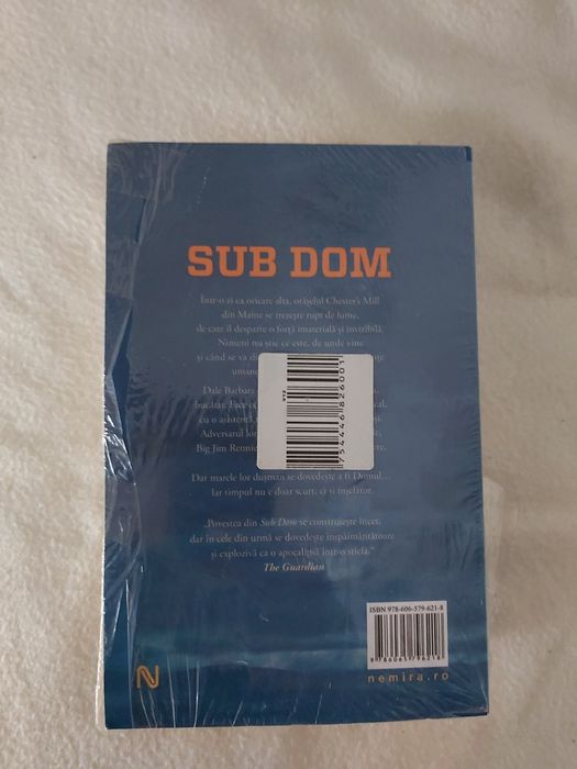 Vand Sub dom de Stephen King carte noua, in tipla