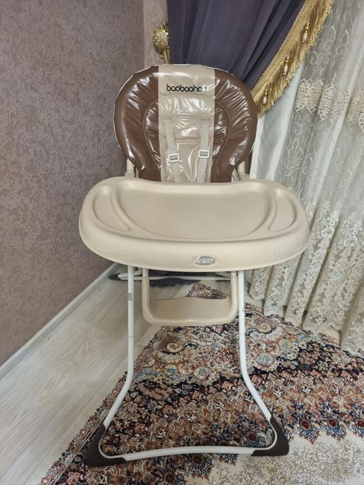 Удобный стульчик для кормления малышей