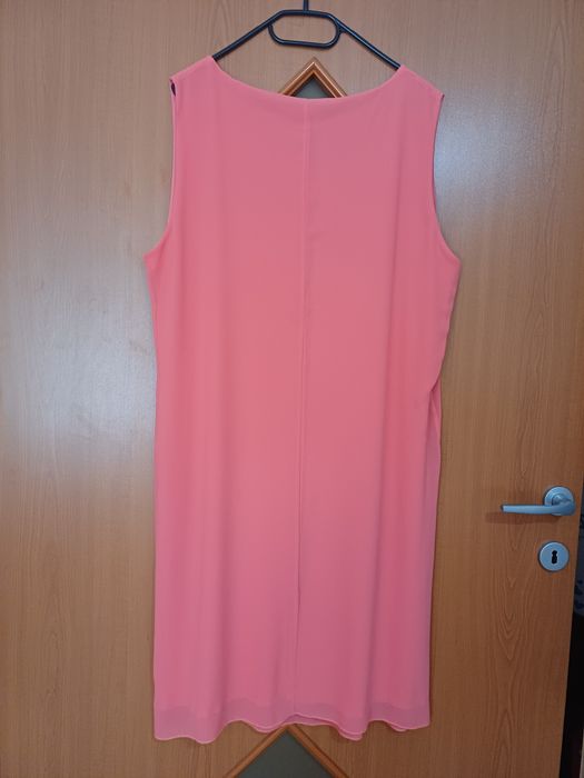 Vand rochie de femei, XL, în stare impecabilă!