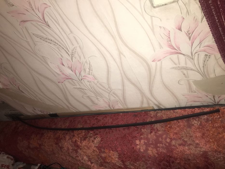 Молдинг крыши Авенсис