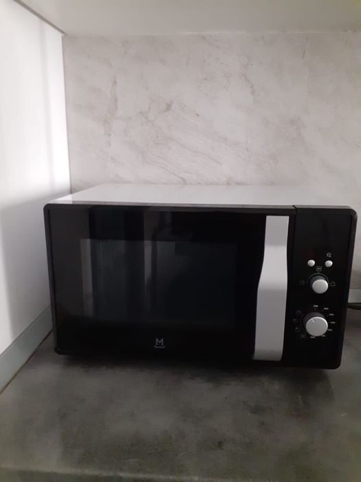 Cuptor cu microunde