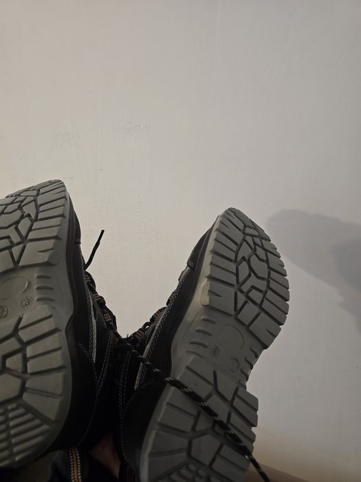 Rokwear safety shoes