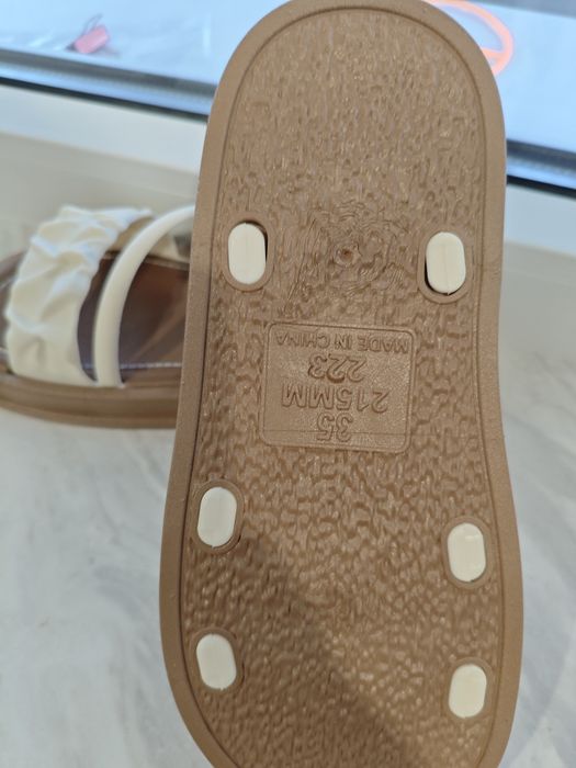Продам сандали детские
