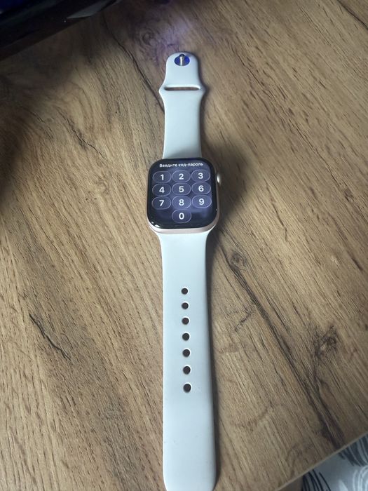 Продам Apple watch 10