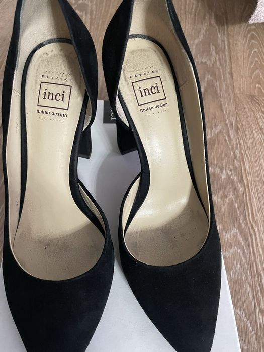 Продам замшевые туфли