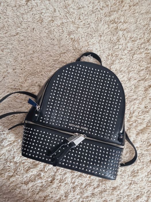 Vând ghiozdan MK original, ca nou