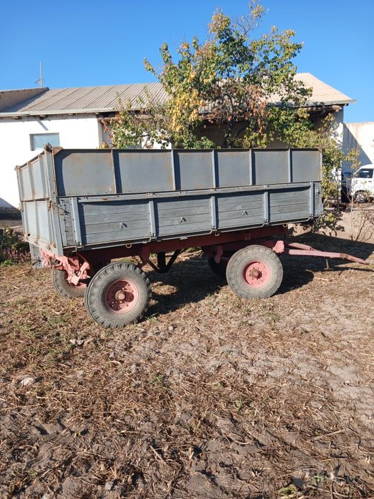 Traktor MTZ 80 sotiladi pritsepi bilan