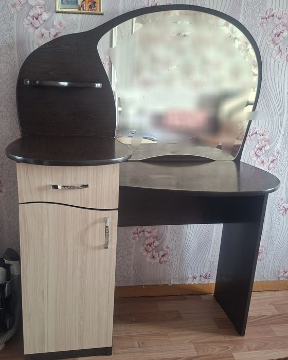 Туалетный столик