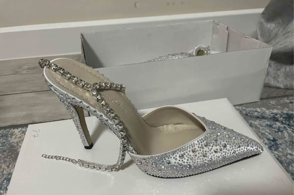 Продам Туфли блестящие