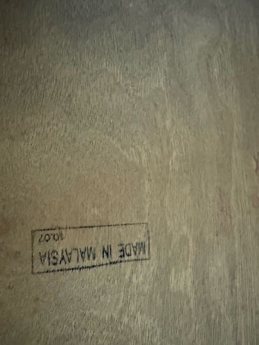 Стол для гостиной