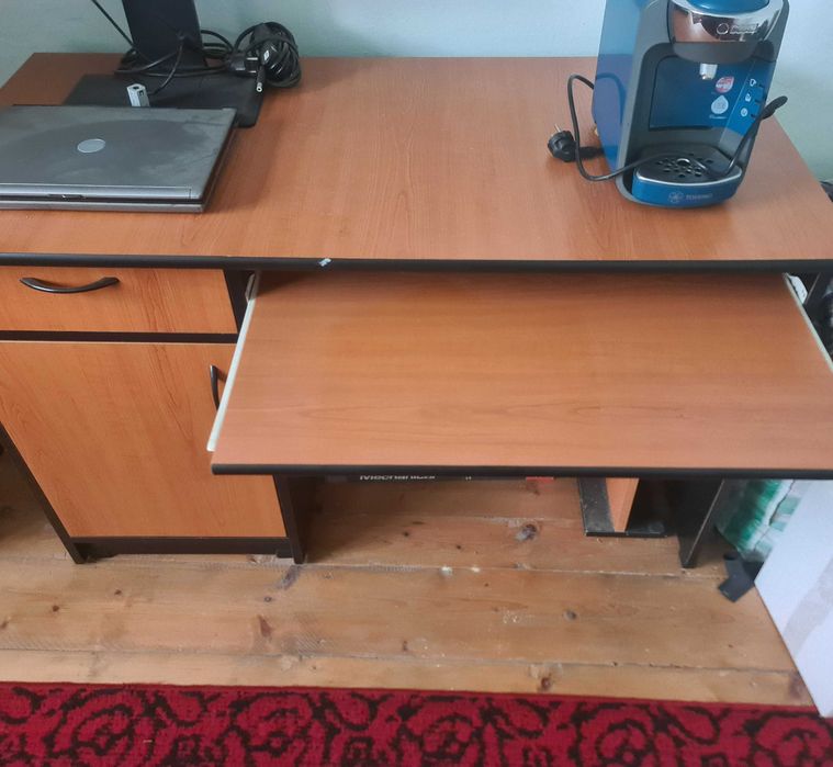 Birou cu scaun ergonomic