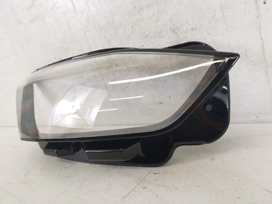 Ауди А5 / Audi A5 2 В добро състояние Дясно предно стъкло на фар