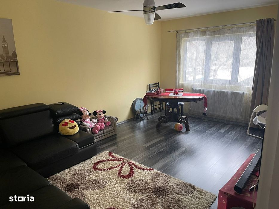 Apartament cu 3 camere decomandate, Obcini