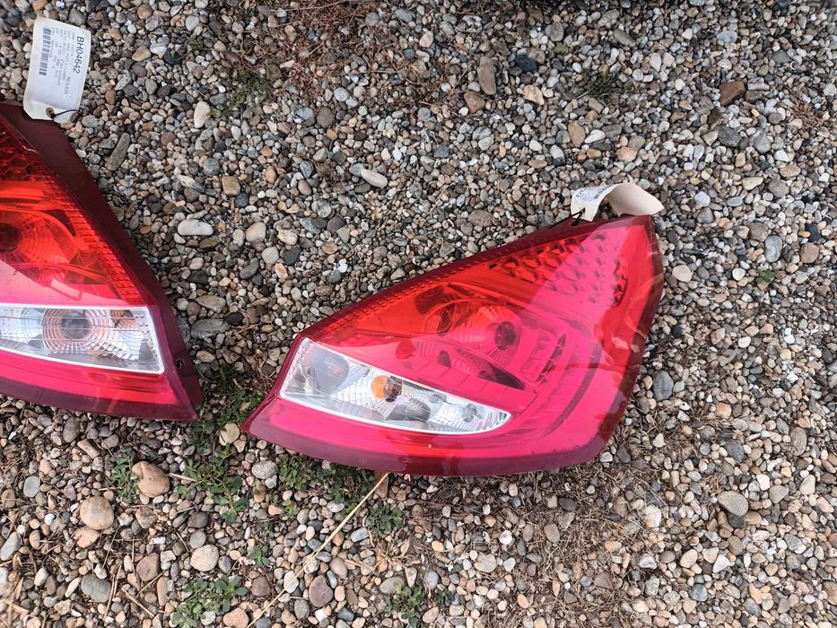 ляв и десен стоп за форд фиеста МК 7 2008 - 2010 FORD FIESTA MK7